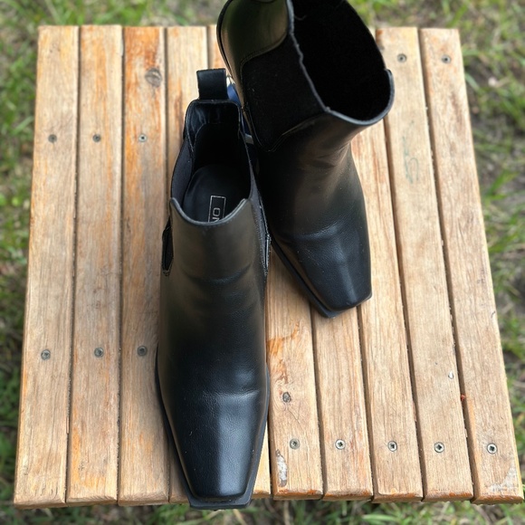 SQUARE-TOE ANKLE BOOTS - Picture 2 of 4